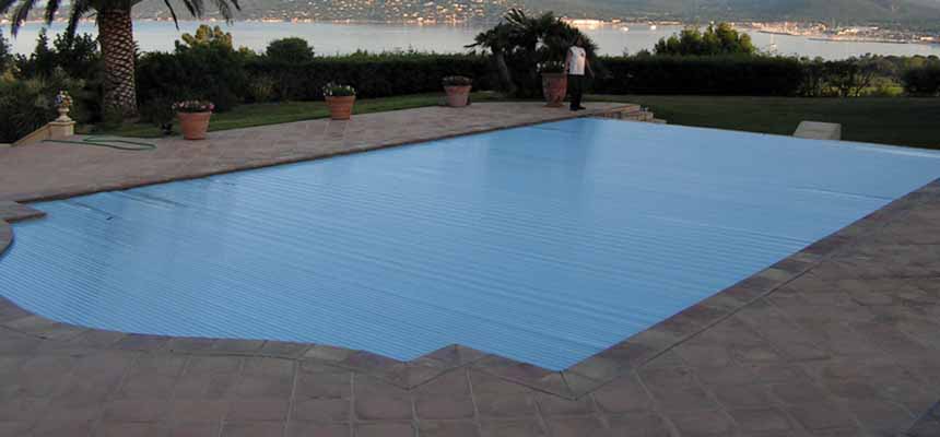 10 razones por las que cubrir una piscina